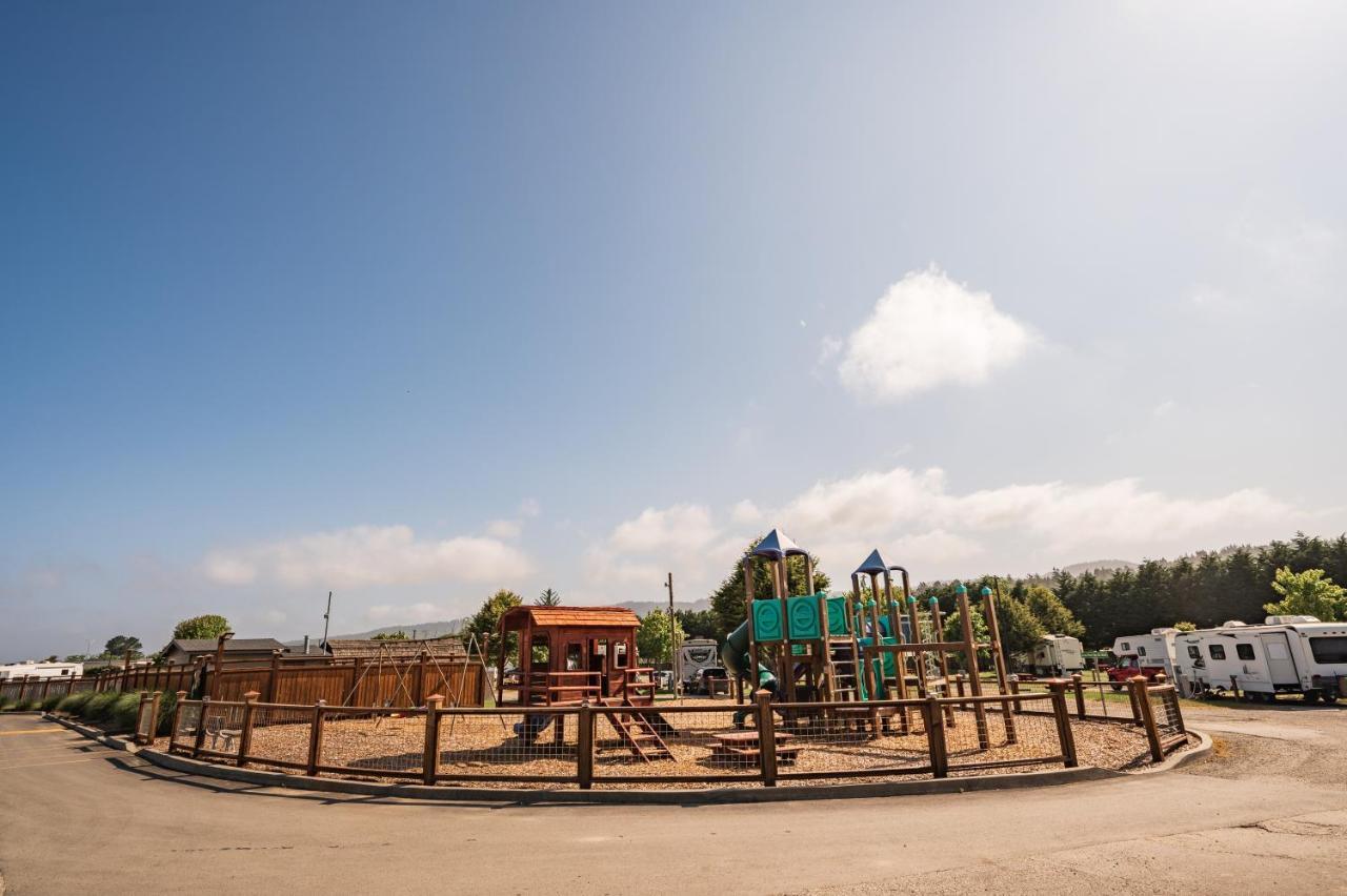 Redwood Coast Cabins And Rv Resort Eureka Ngoại thất bức ảnh