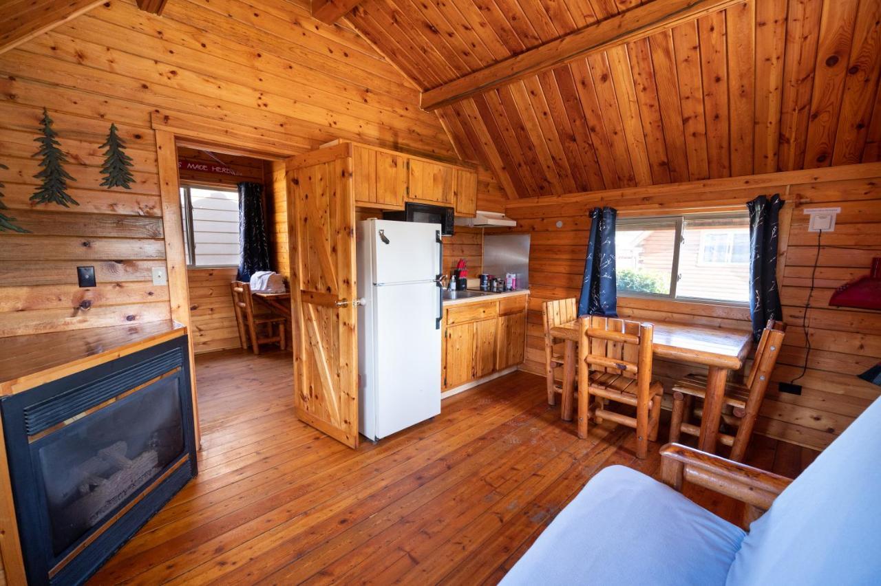 Redwood Coast Cabins And Rv Resort Eureka Ngoại thất bức ảnh
