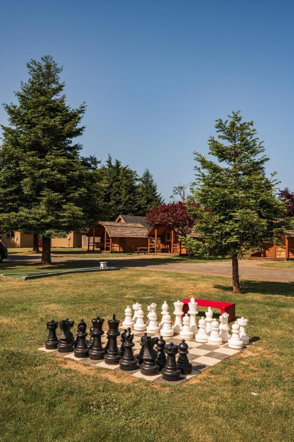 Redwood Coast Cabins And Rv Resort Eureka Ngoại thất bức ảnh