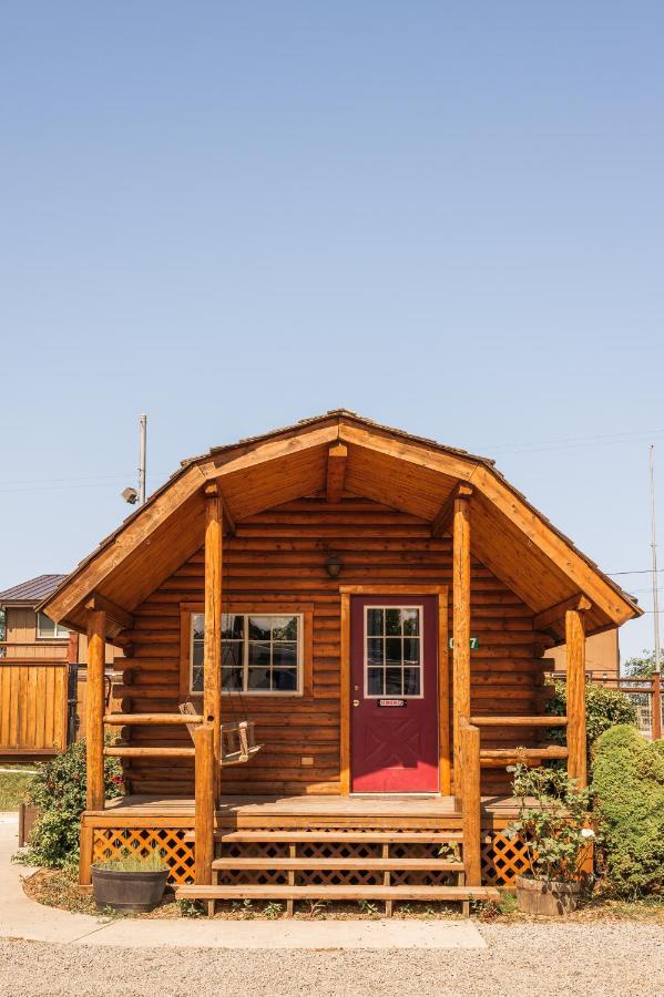 Redwood Coast Cabins And Rv Resort Eureka Ngoại thất bức ảnh